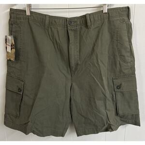 NWT Van Heusen Resort Flat Front Cargo Shorts Mens SZ 42 Olive‎ Green NEW
